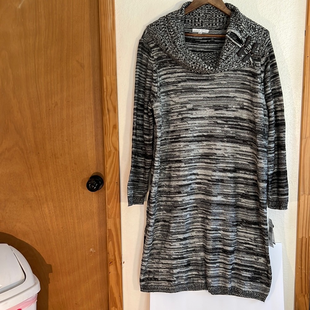 Sandra Darren New black & ivy sweater dress 1X ,leather gold hardware.